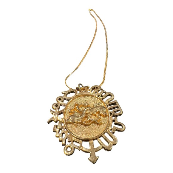 Vintage Gold Tone Chinese Dragon Zodiac Medallion Pendant Necklace J24 - Picture 2 of 5